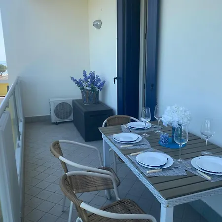 Attico Onda Blu Vista Mare - Acqua - A 150Mt Dalla Spiaggia Lido di Jesolo Esterno foto
