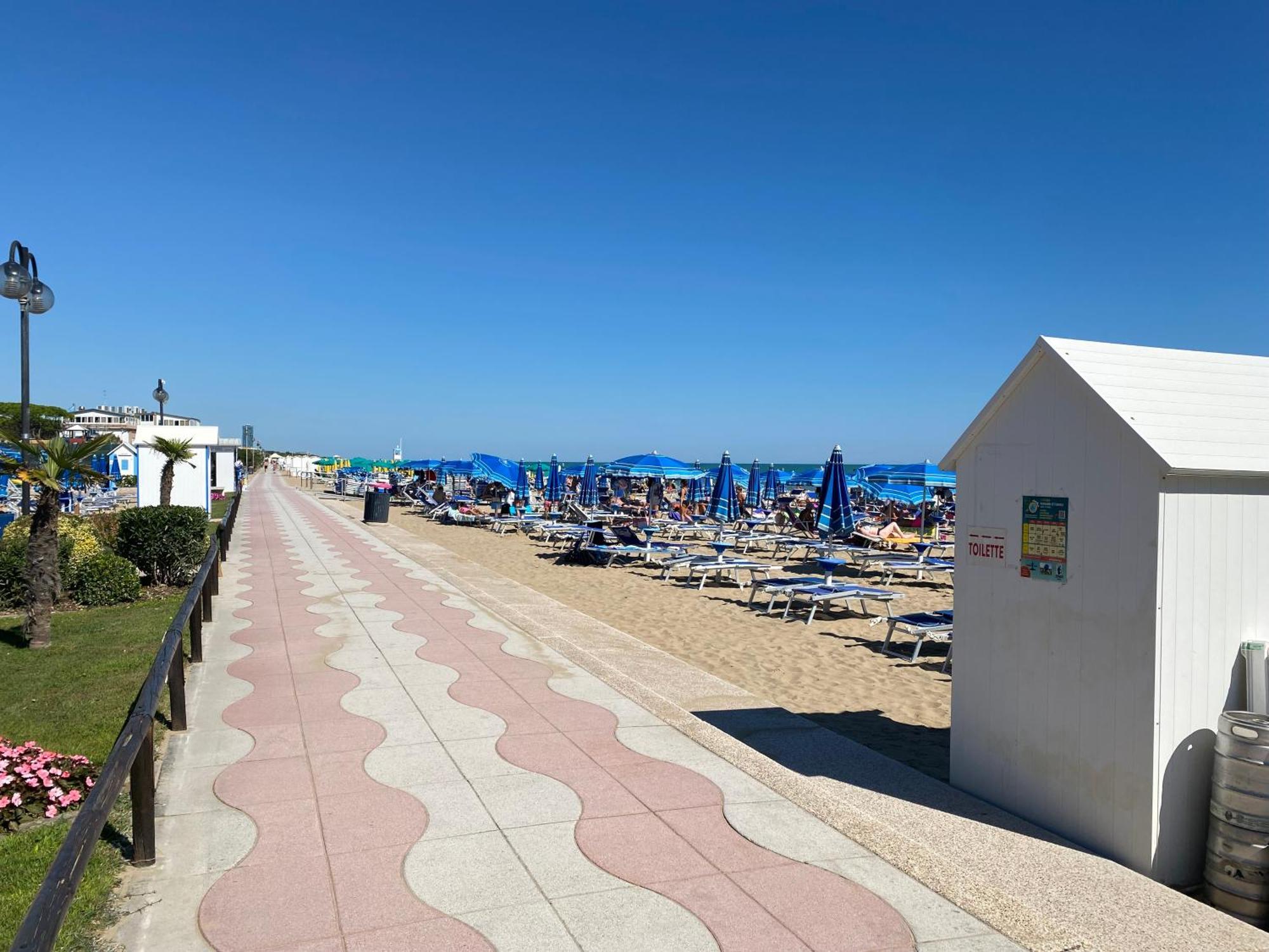 Apartment Attico Onda Blu Vista Mare - Acqua - A 150mt Dalla Lido di Jesolo