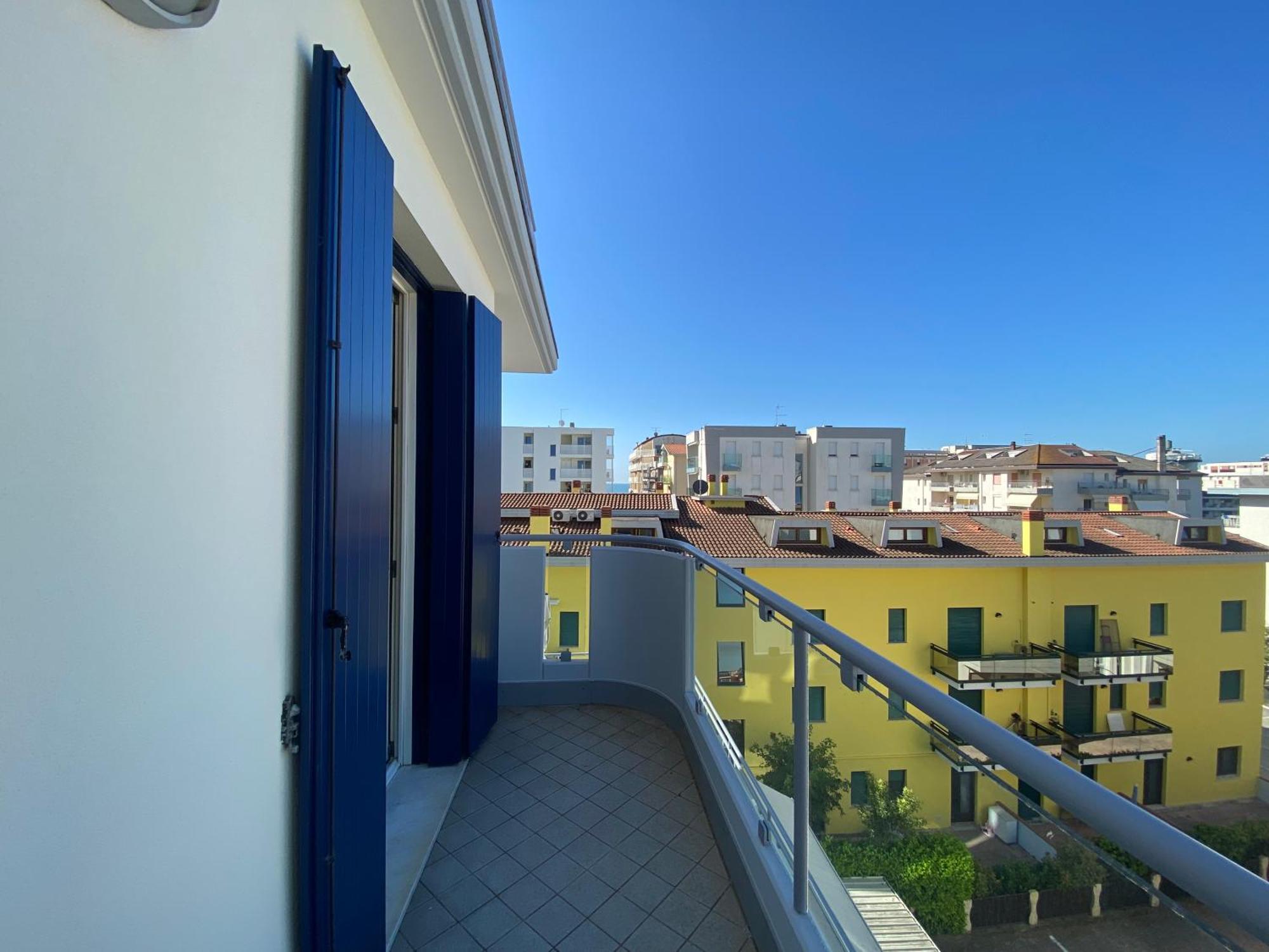Attico Onda Blu Vista Mare - Acqua - A 150mt Dalla Lido di Jesolo