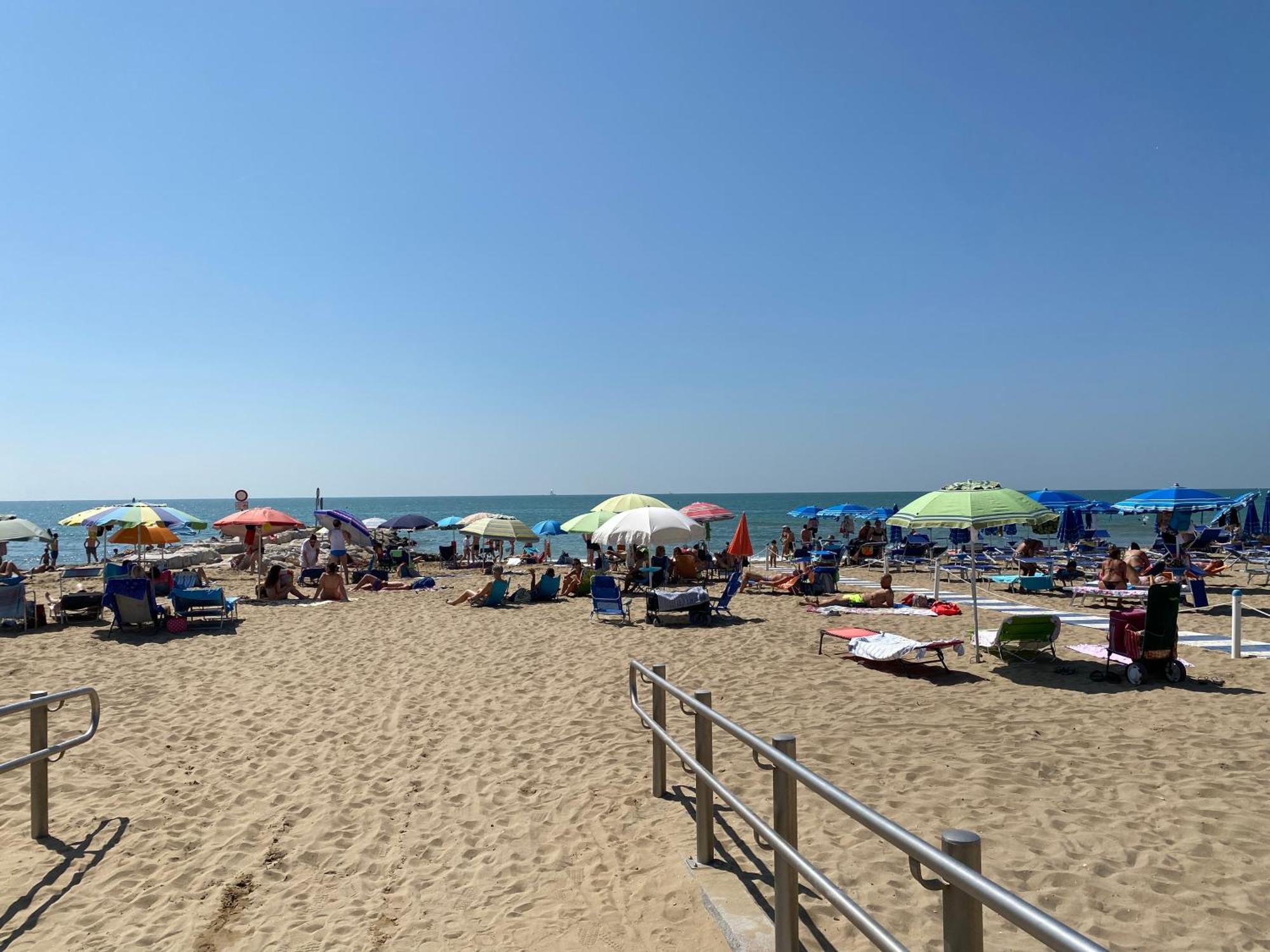 Attico Onda Blu Vista Mare - Acqua - A 150mt Dalla Lido di Jesolo